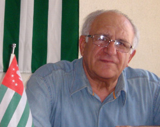 Vladimir Ayüzba'ya Şeref Madalyası