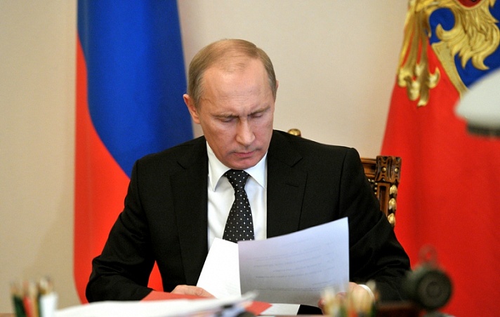 Putin, Antlaşmayı İmzaladı