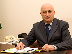Leonid Lakerbaya, Başbakan