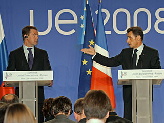 Medvedev Sarkozy ile görüştü