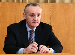 Aleksandr Ankvab Devlet Başkan Yardımcısı