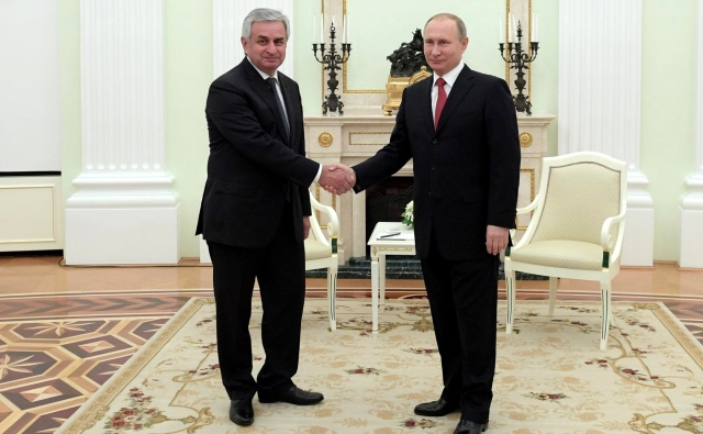 Abhazya’dan Putin’e Davet Var!