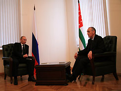 Putin, Ankvab ile görüştü